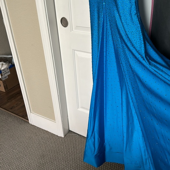 Peacock blue studded prom dress - Picture 4 of 8